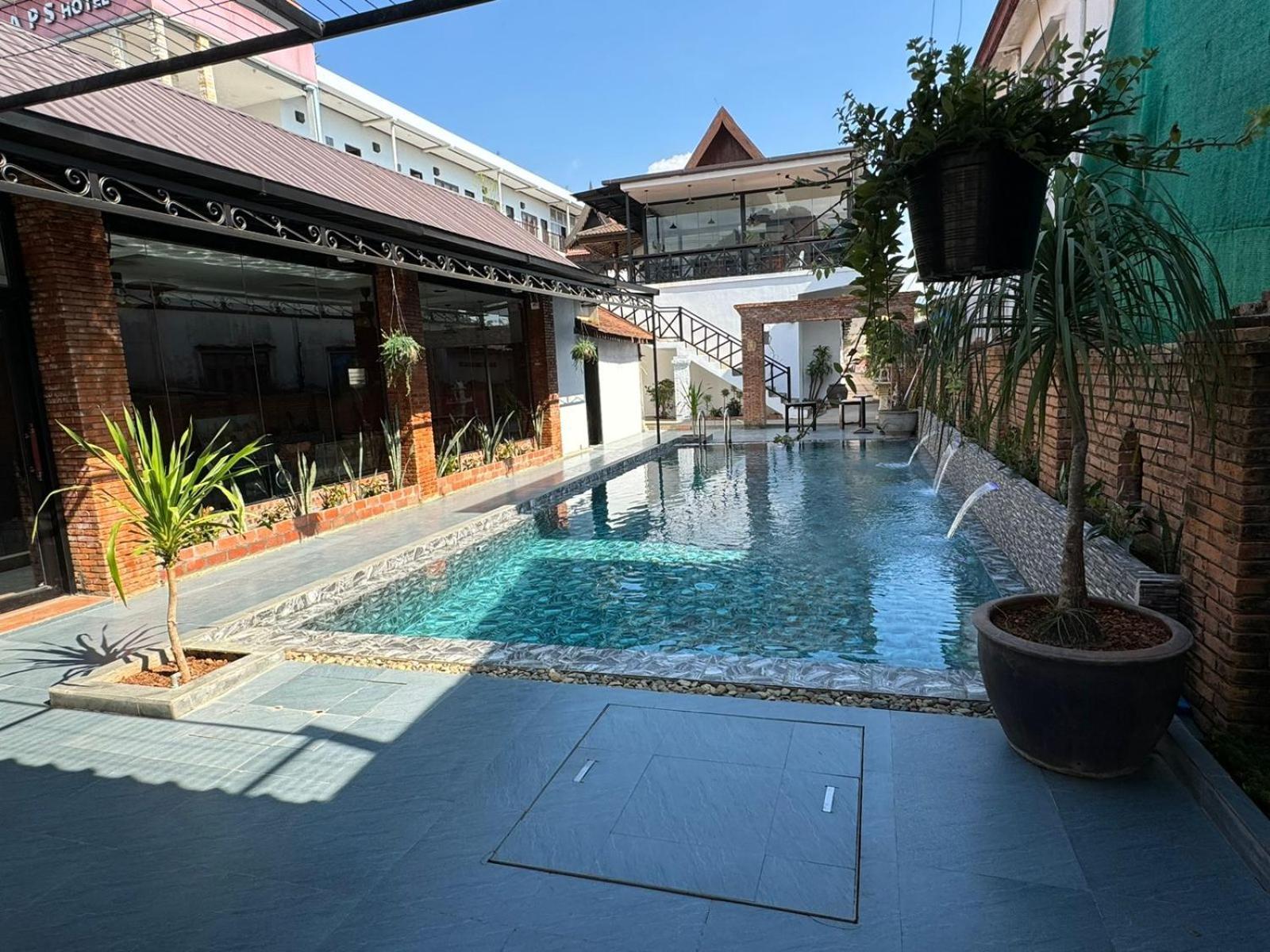 Win Hotel Vang Vieng Esterno foto