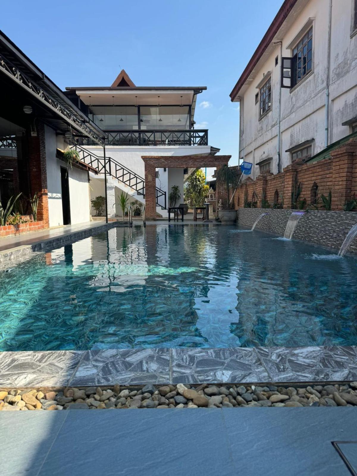 Win Hotel Vang Vieng Esterno foto