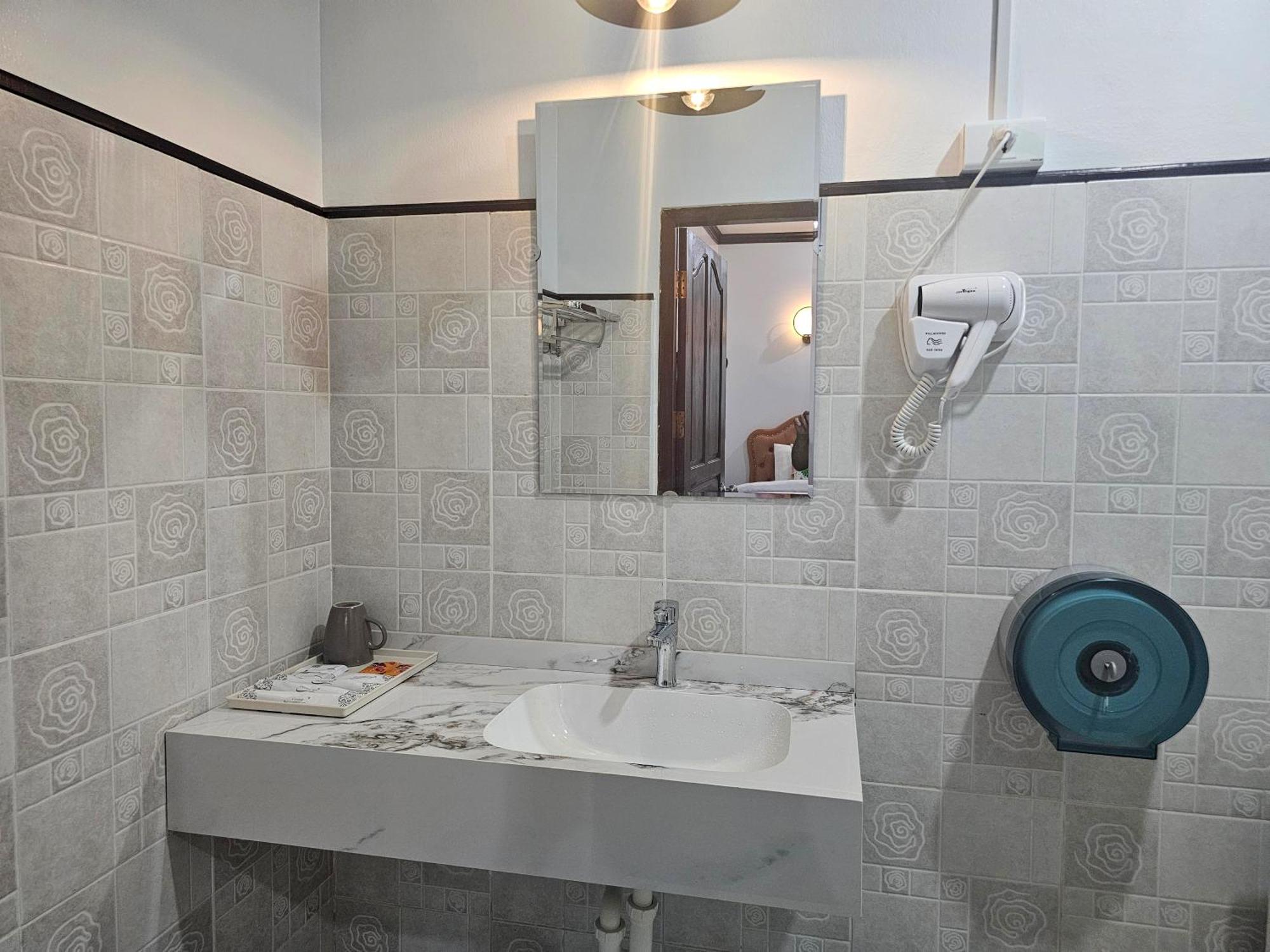 Win Hotel Vang Vieng Esterno foto