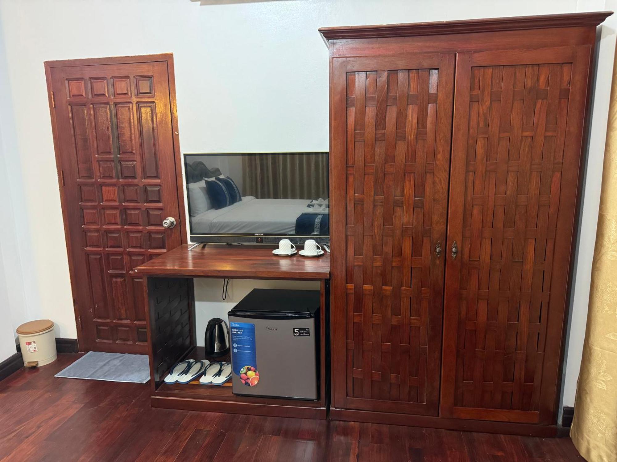 Win Hotel Vang Vieng Esterno foto