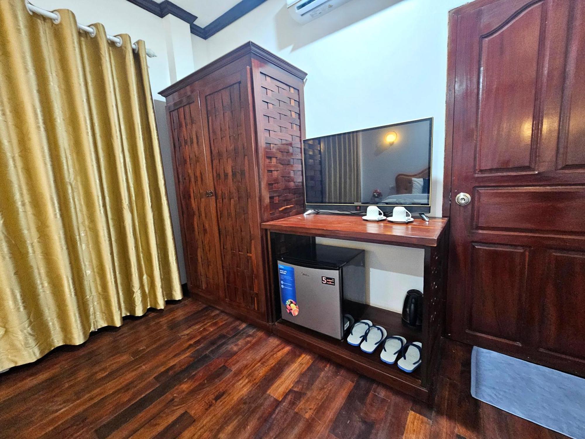 Win Hotel Vang Vieng Esterno foto