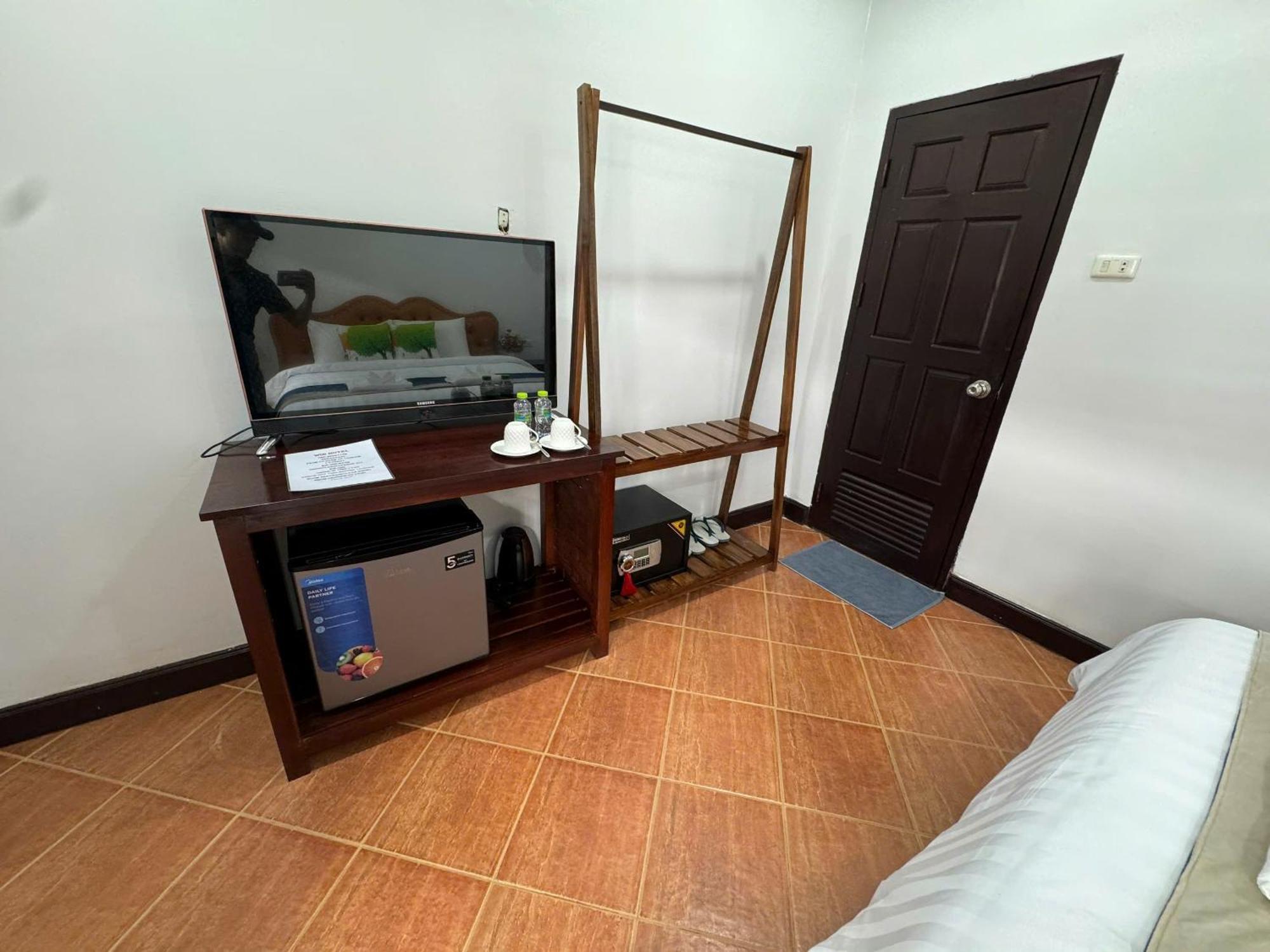 Win Hotel Vang Vieng Esterno foto