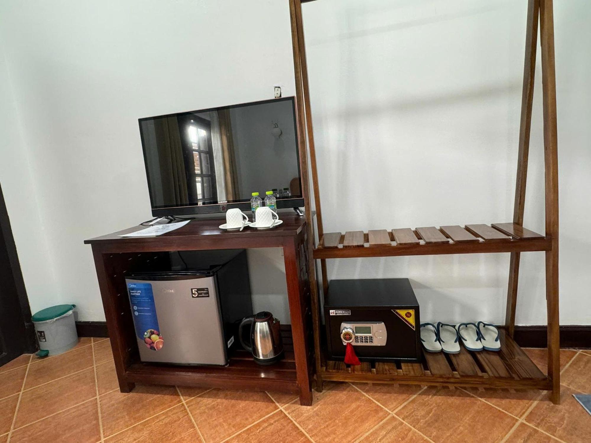Win Hotel Vang Vieng Esterno foto
