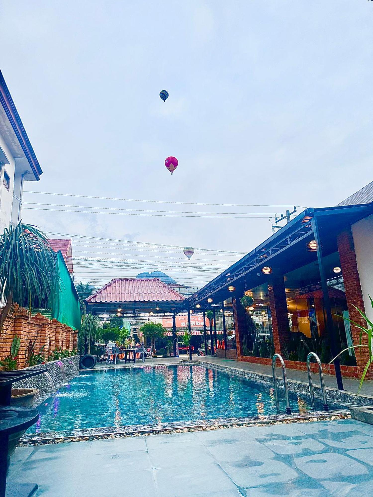 Win Hotel Vang Vieng Esterno foto