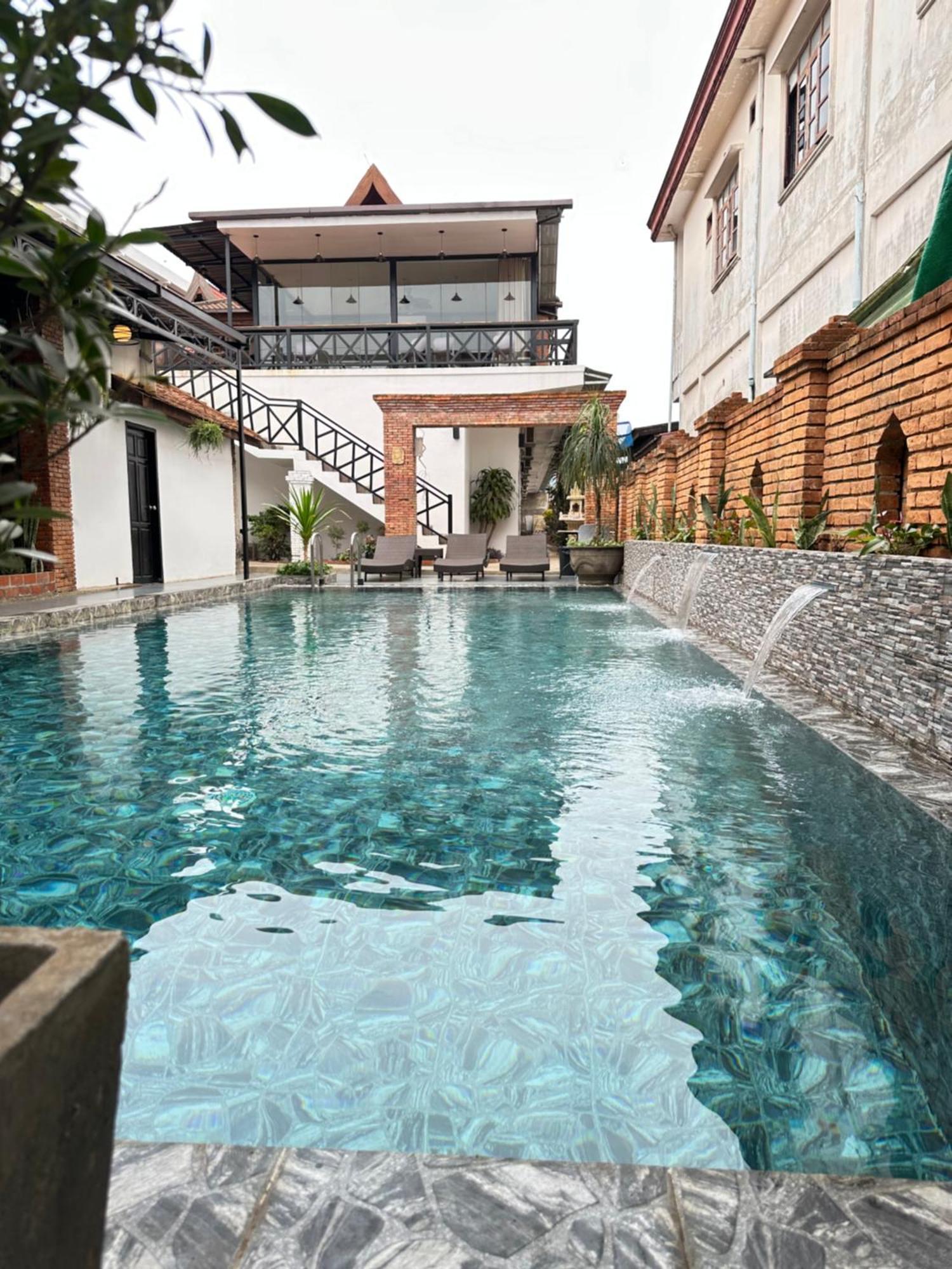 Win Hotel Vang Vieng Esterno foto