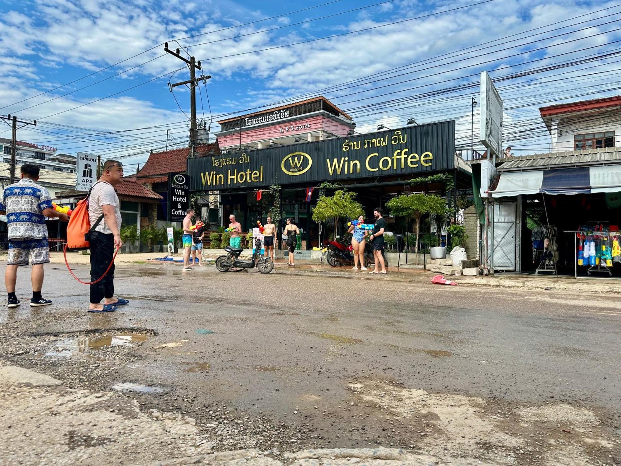 Win Hotel Vang Vieng Esterno foto